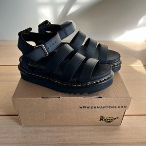 NEW Dr. Martens Sandal Women's Blaire — Size 9